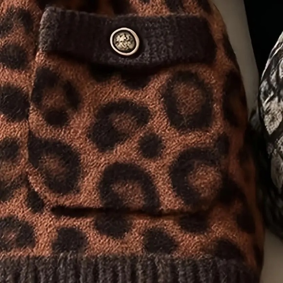 Leopard Print Sleeveless Vest - Picture 5 of 5